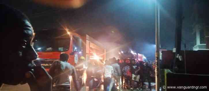 Fire guts building in Lagos’ Alapere area