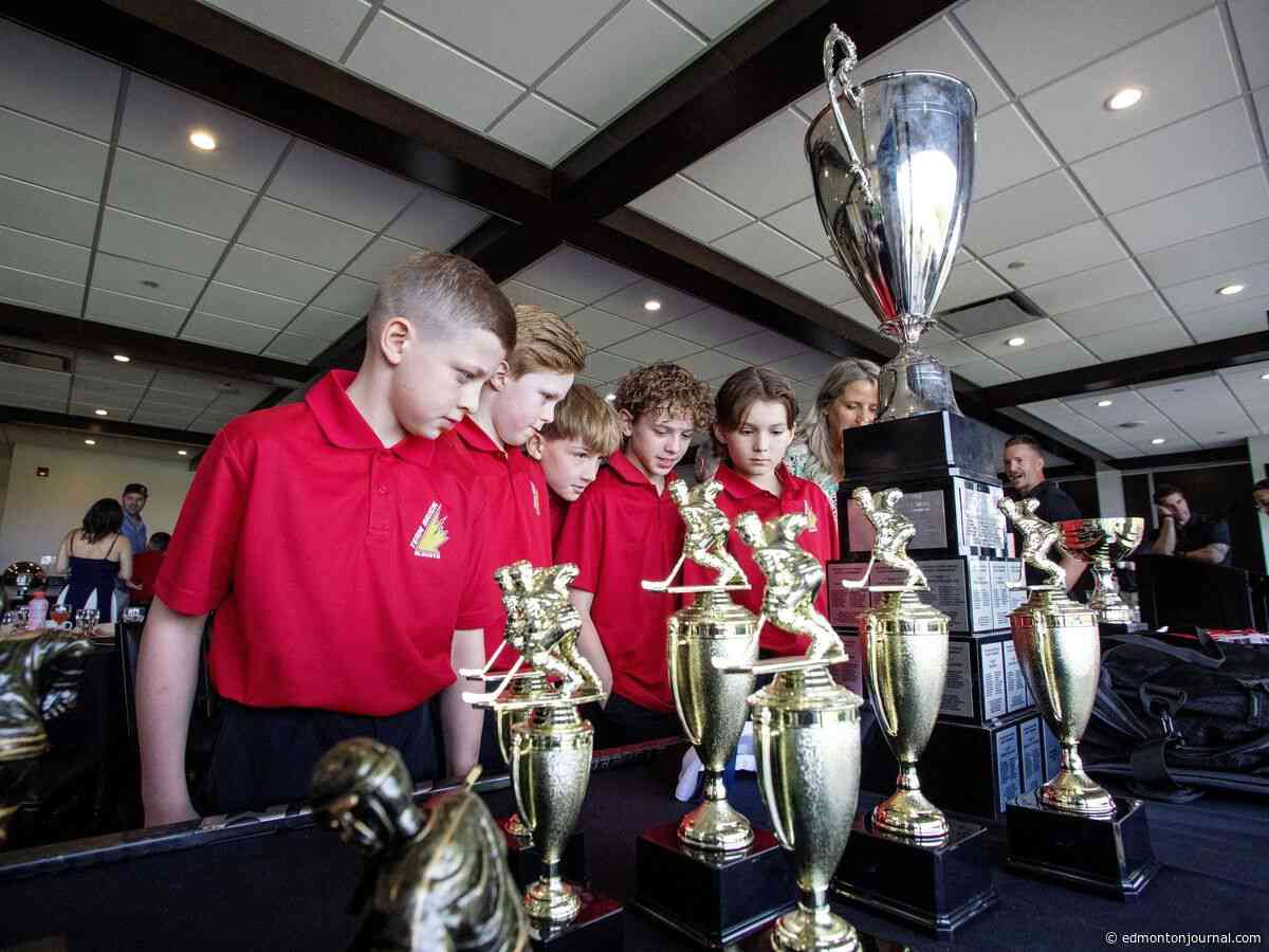 Brick hockey tournament drops the puck on Sunday at West Edmonton Mall