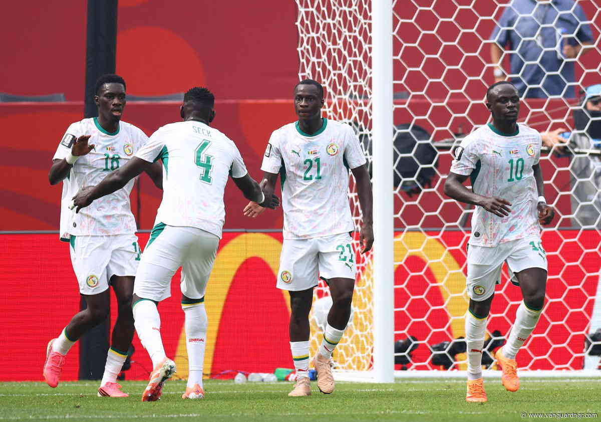 Senegal thrash Iraq 5-0 to keep World Cup hopes alive