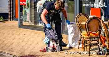 Bewoner gewond na ongeval in woning Zetten, veel bloed op straat