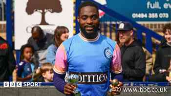 Onyedinma signs new deal with Wycombe