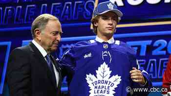 Maple Leafs make forward Gavin McKenna first pick of NHL draft