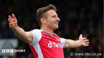 Wrexham icon Mullin leaves club by mutual consent