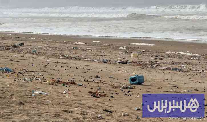 رغم قرارات المنع.. الأكياس البلاستيكية تواصل تلويث الشواطئ المغربية