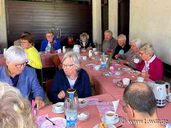 Kaffee & Kuchen auf dem Friedhof in Brohl