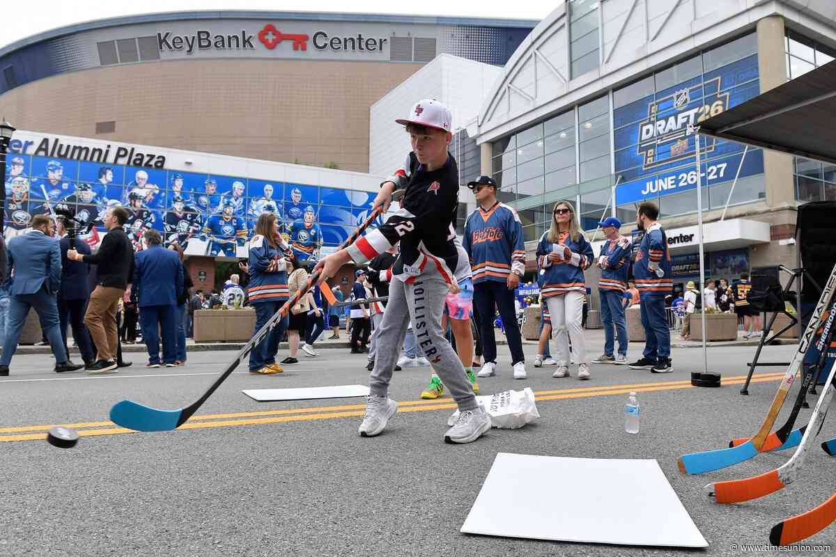 Glenville's Tommy Bleyl picked in 1st round of NHL Draft by Nashville Predators