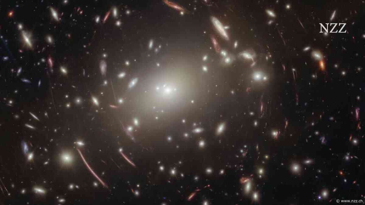 Das Rätsel der kleinen roten Punkte: wie das James-Webb-Teleskop eine kosmische Krise entschärft, die es selbst ausgelöst hat