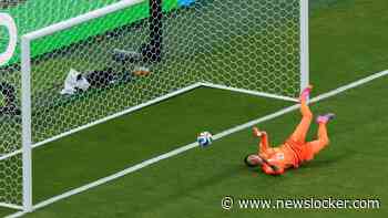 Schreeuwende bondscoach Marcelo Bielsa (Uruguay) geeft opmerkelijke verklaring voor keeperswissel in rust: ’Hij besloot te stoppen’
