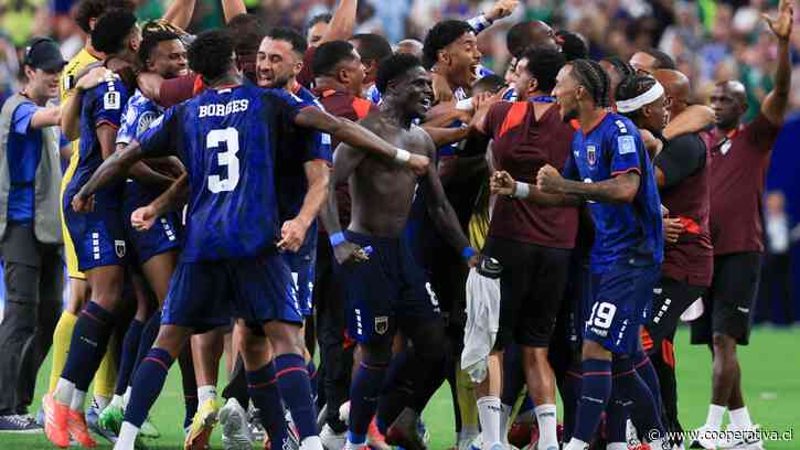 ¡Pura emoción! Jugadores de Cabo Verde vieron por celular el final del duelo de Uruguay y España