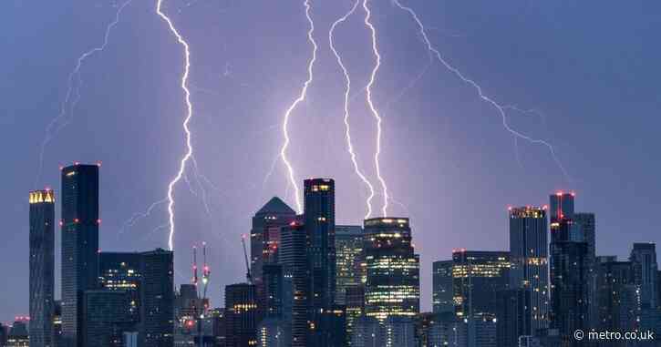 UK heatwave latest: Thunderstorms disrupt sleep during tropical night with extreme heat warning in place