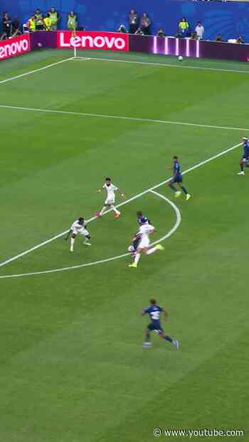 A huge stop from Al-Owais for Saudi Arabia! 🇸🇦🧤#FIFAWorldCupOnYT