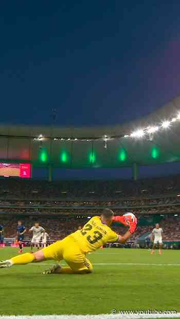 Great save from Unai Simón 🇪🇸🧤#FIFAWorldCupOnYT