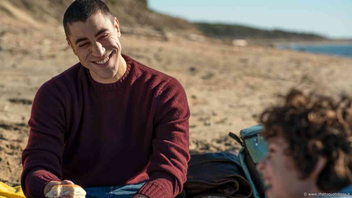 “La mia famiglia è sparsa in giro nel mondo ed è composta da persone con cui mi sento al sicuro. Stiamo 45 ore insieme senza telefonini e ci vomitiamo la vita addosso”: così Eduardo Scarpetta