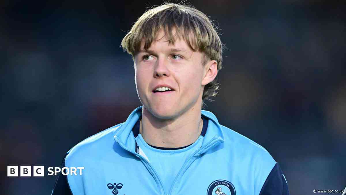 Forest Green sign Wycombe's Berry on season's loan