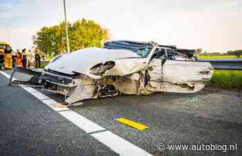 Peperdure 992 Carrera 4 GTS crasht keihard op de A16