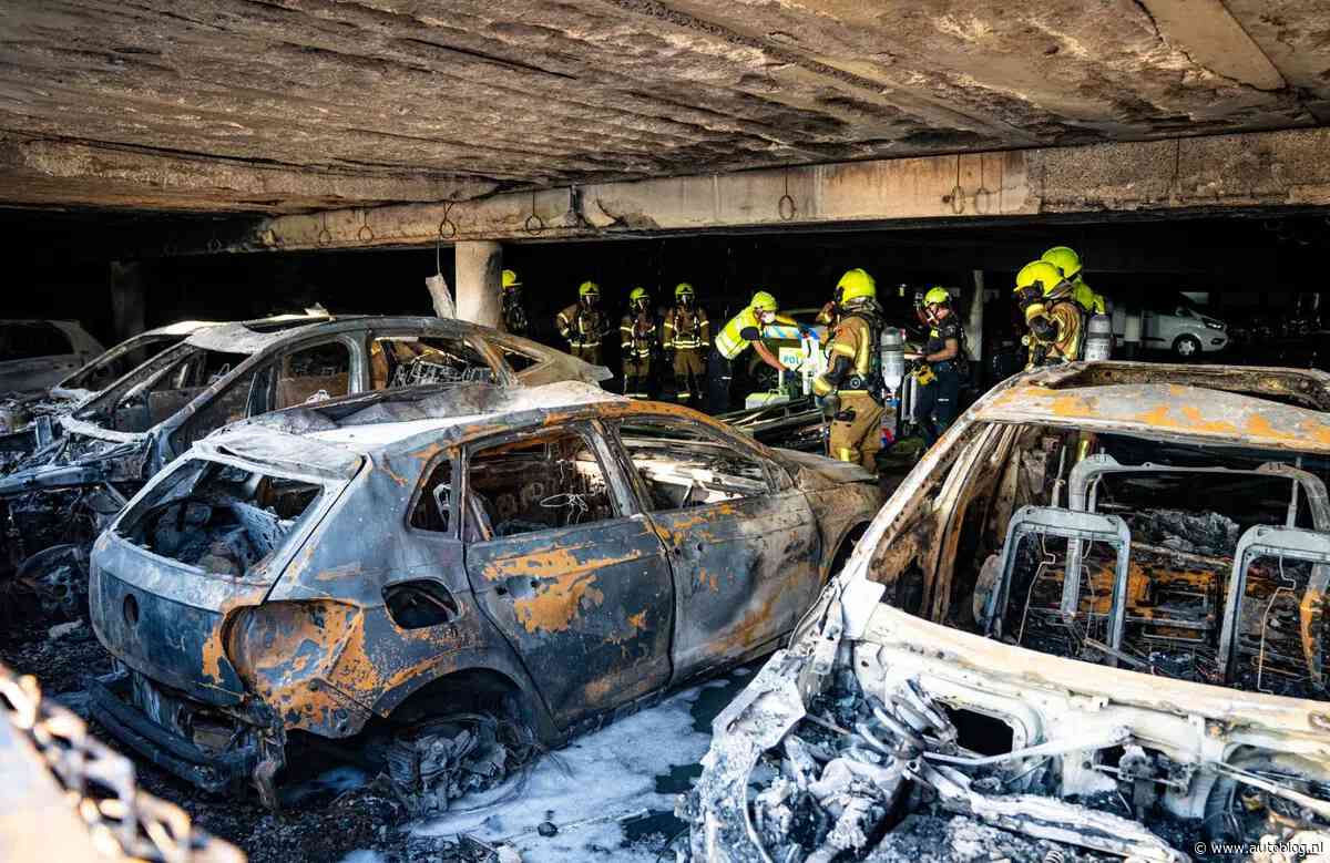 Audi e-tron vliegt in brand: evacuatie wegens giftige rook in Rotterdam