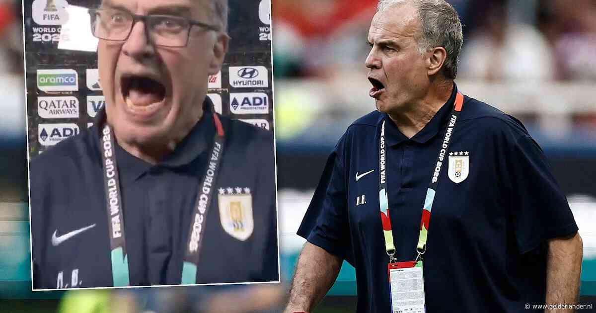 Coach Uruguay schreeuwt naar verslaggever en is snoeihard voor zichzelf: ‘Het was waardeloos’
