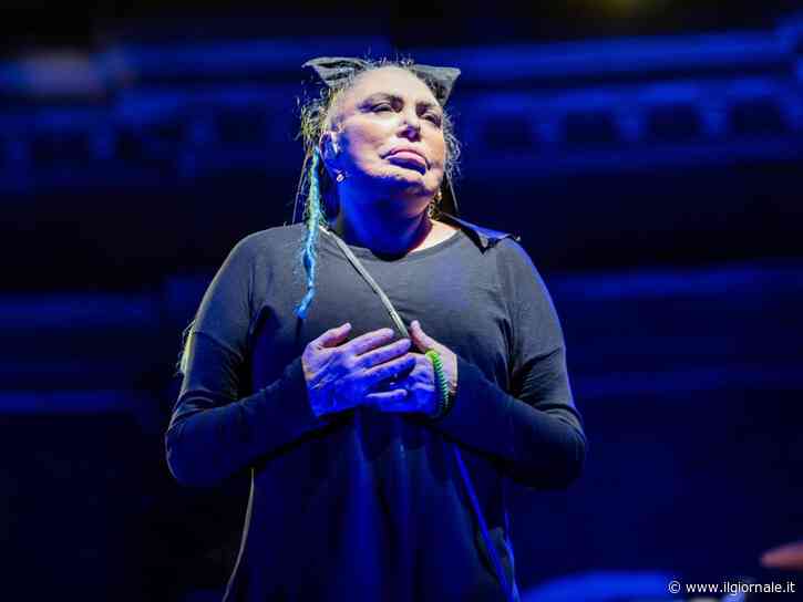 Loredana Bertè costretta ad annullare un concerto: "Mette a rischio la mia salute"