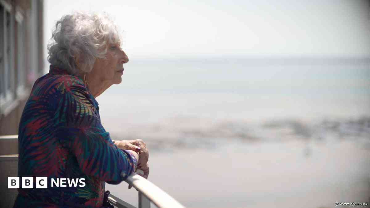 Woman found cancer after requesting mammogram at 79