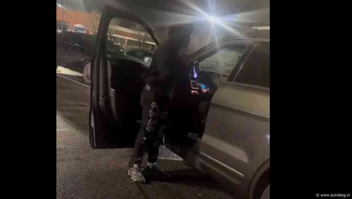 Man probeert een Uber te stelen