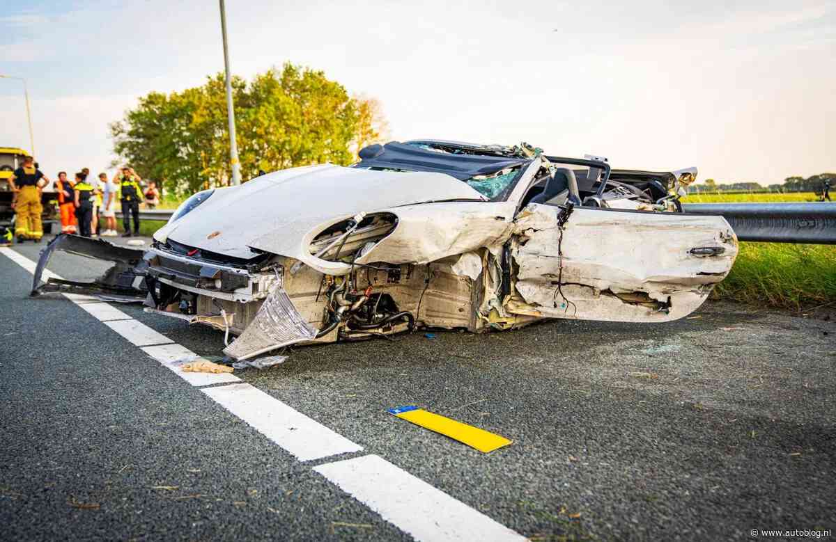Porsche 992 Carrera 4 GTS heeft zware crash op de A16