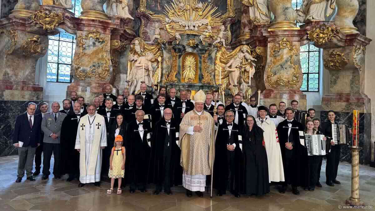 Hochmeister des Deutschen Ordens zelebriert erstmals in Fürstenfeld