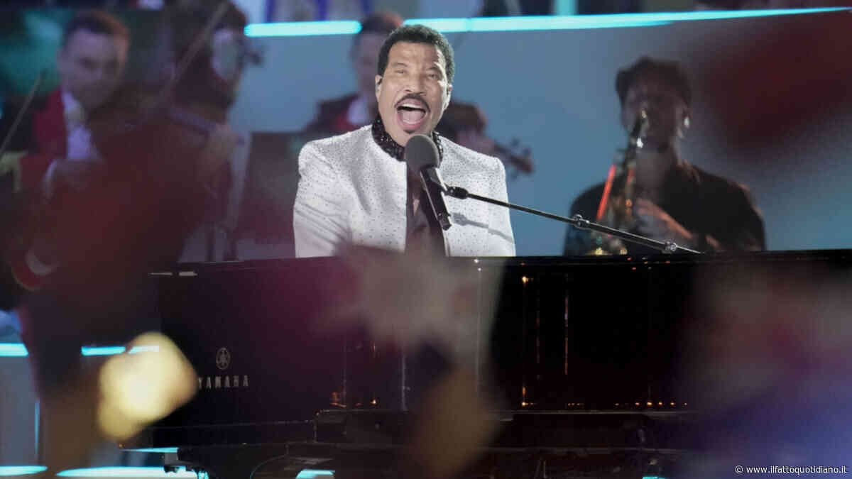 “Lionel Richie deve stare a riposo assoluto”: così l’ospedale dopo il malore. La famiglia è preoccupata: “Pensa sempre più al lavoro che alla sua salute”