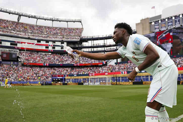 Man United legend urges Real Madrid midfield ace to move to Old Trafford: ‘Make the call’