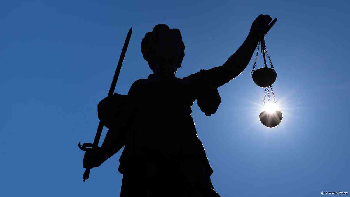 Juristin über "Feine Risse": Wenn das Recht unerträglich wird