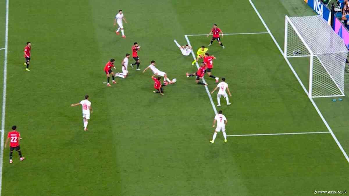 World Cup VAR review: Why was this late goal for I...