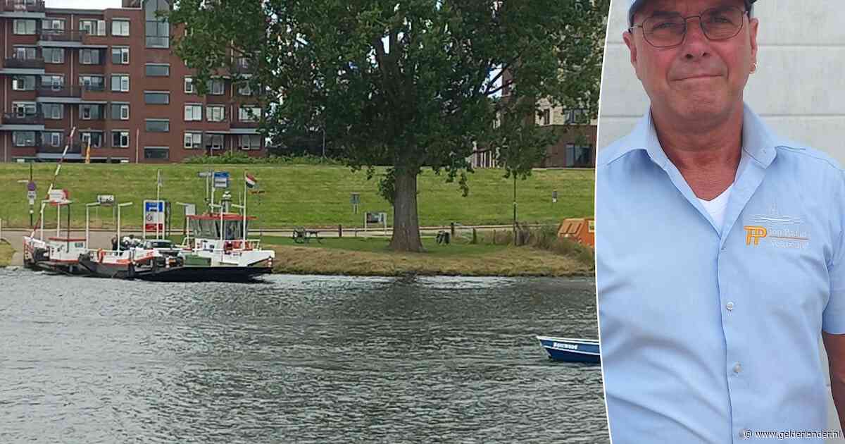 ‘De gekste taferelen’: veerbaas Peter (65) maakt zich vreselijk boos over wat hij mensen op het water ziet doen