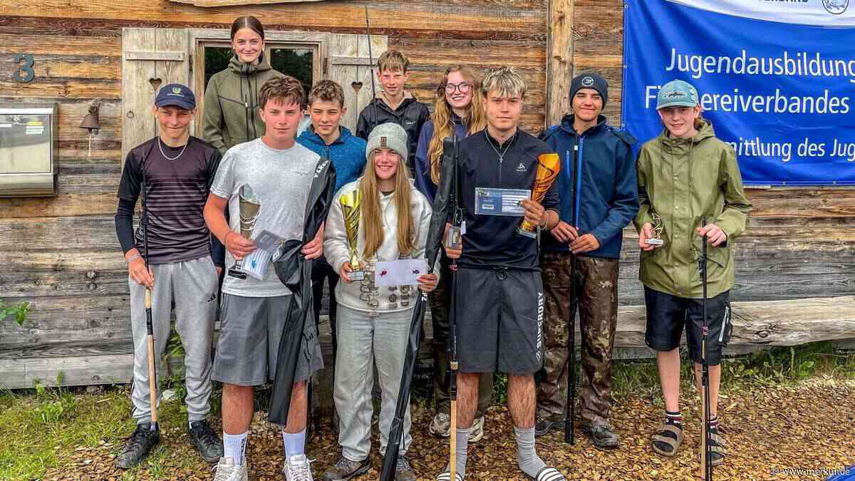 Schon wieder Fischerkönigin: 17-Jährige setzt sich zum zweiten Mal gegen 125 Jungs durch