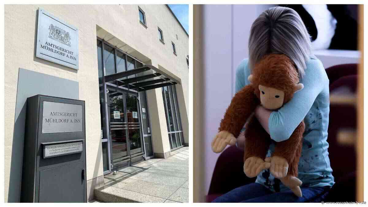Familienvater vor Mühldorfs Gericht: „Übelste“ Pornobilder kleiner Kinder auf seinem Handy