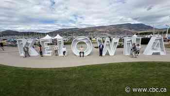 New Kelowna sign unveiled on city waterfront
