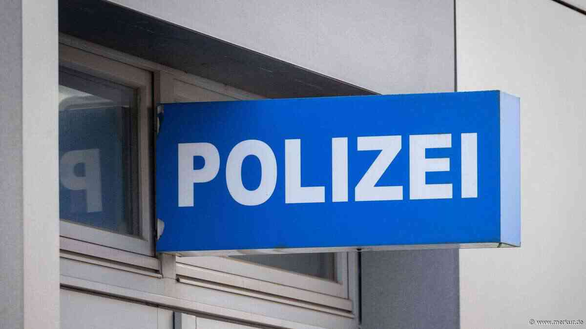 Frau läuft splitternackt durch Stadt in Bayern – der Grund ist kurios