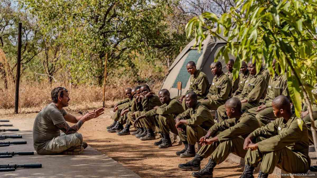Marinier Boris Vos (50) diende in Irak, maar geeft nu schietlessen in wildpark Afrika: ’Ik heb niet per se zoveel met dieren’