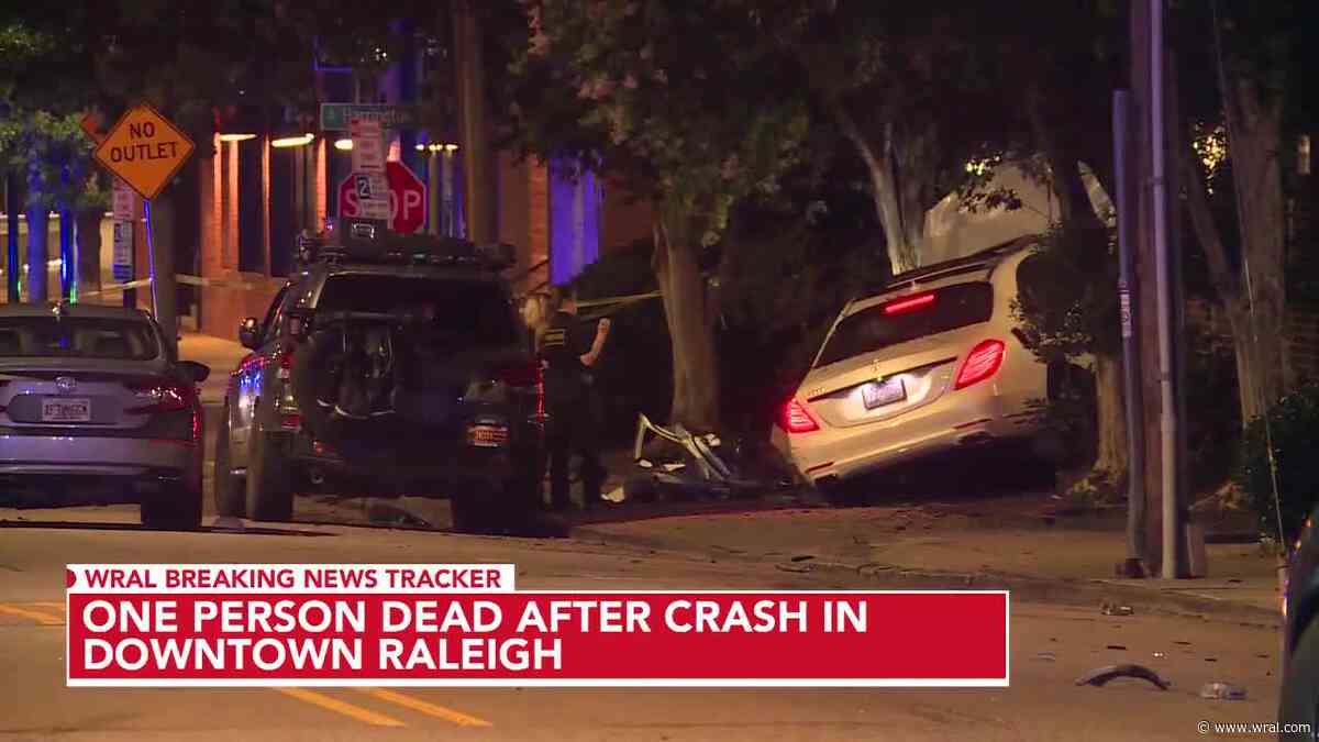 Man dies in crash on West Martin Street in downtown Raleigh