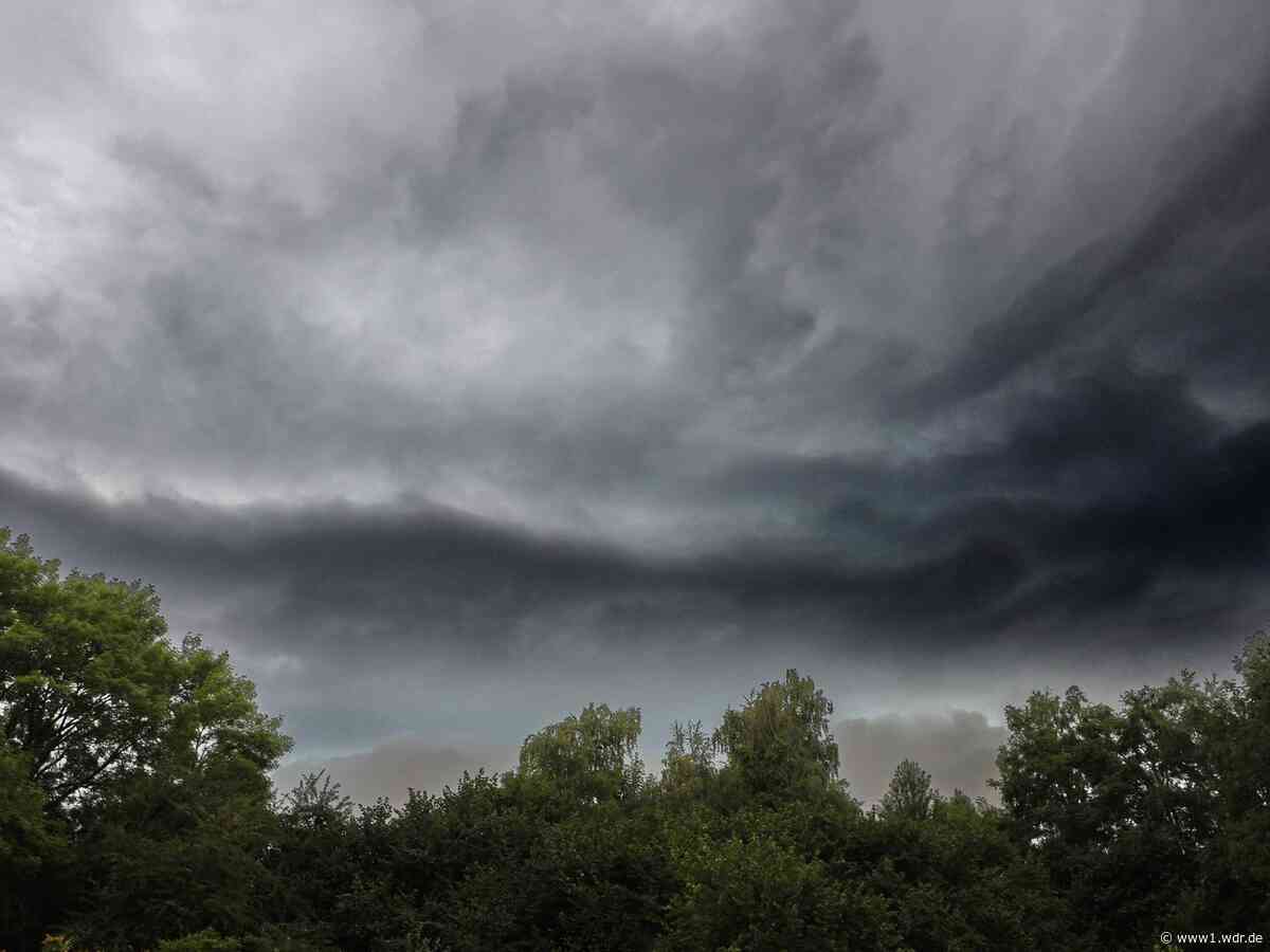 Liveticker: Hitzewelle in NRW - Warnung vor Gewittern