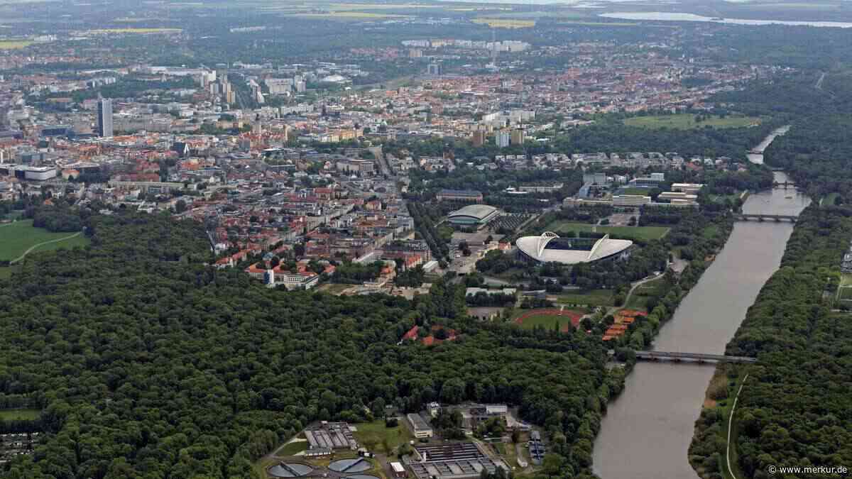 XXL-Demo gegen RB Leipzig: Tausende kämpfen um ihren Stadtwald