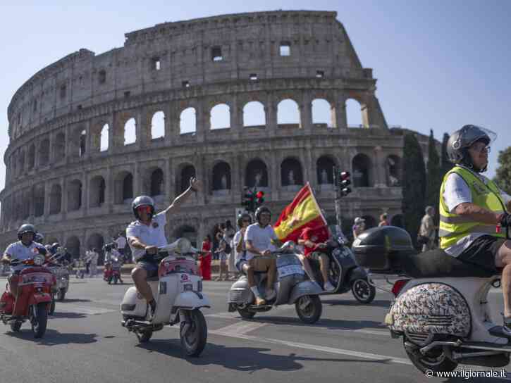 Tutte le Vespa portano a Roma dopo un viaggio lungo 80 anni