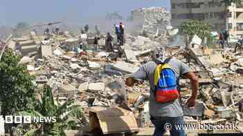 Venezuela earthquakes kill 920 people as international rescue teams arrive