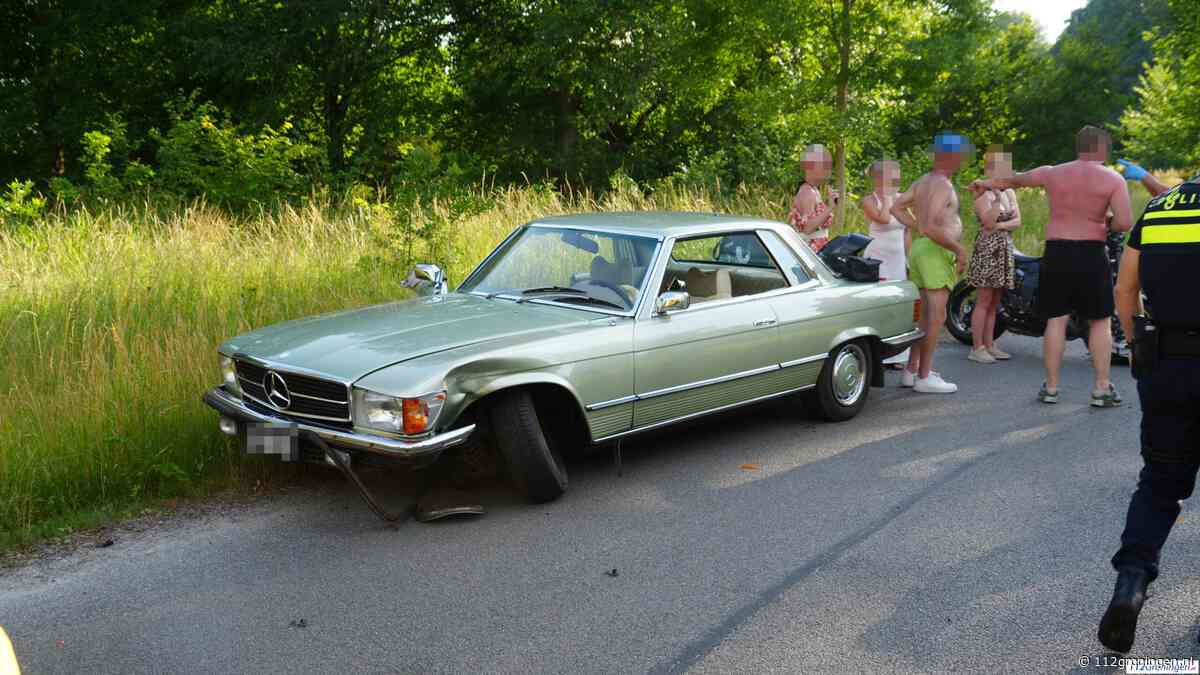 Motorrijder gewond na forse aanrijding met oldtimer in Kropswolde