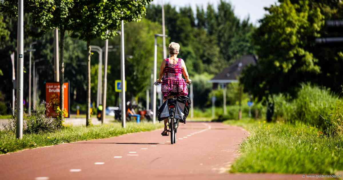 Suzanne (36) werd als 13-jarige op de fiets aangerand: ‘Bij elk scootergeluid staat mijn hart nog stil’