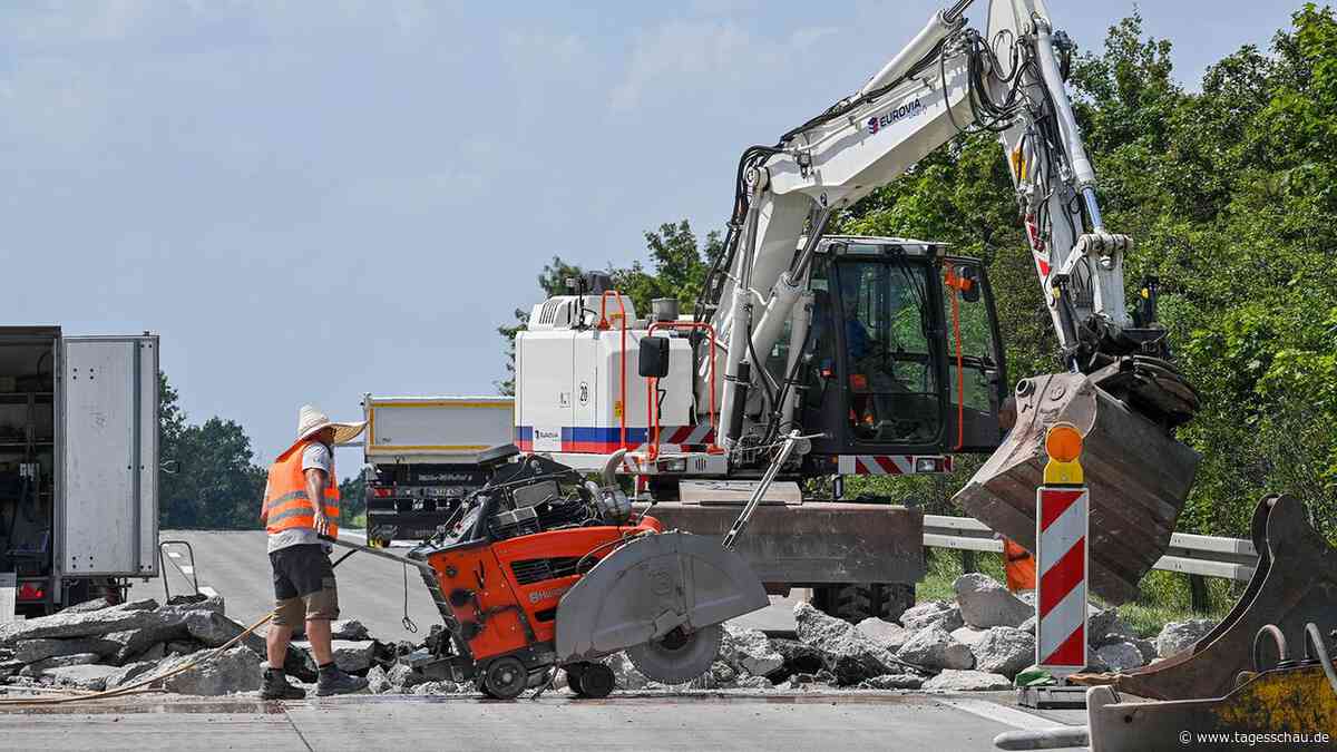 Hitze-Liveblog: ++ Hitzeschäden bremsen Verkehr auf Autobahnen ++