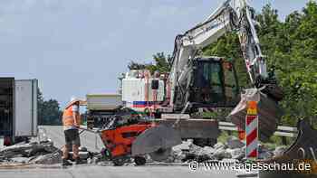 Hitze-Liveblog: ++ Hitzeschäden bremsen Verkehr auf Autobahnen ++