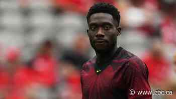 Questions surround how Canada has handled the Alphonso Davies will-he-or-won't-he-play saga at World Cup