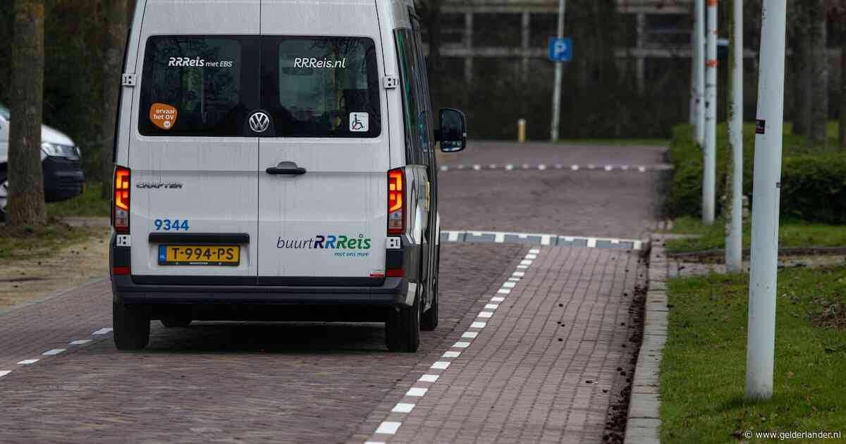 Chauffeur zoekt muziek tegen ongemakkelijke stilte in buurtbus, week later komt passagier erop terug