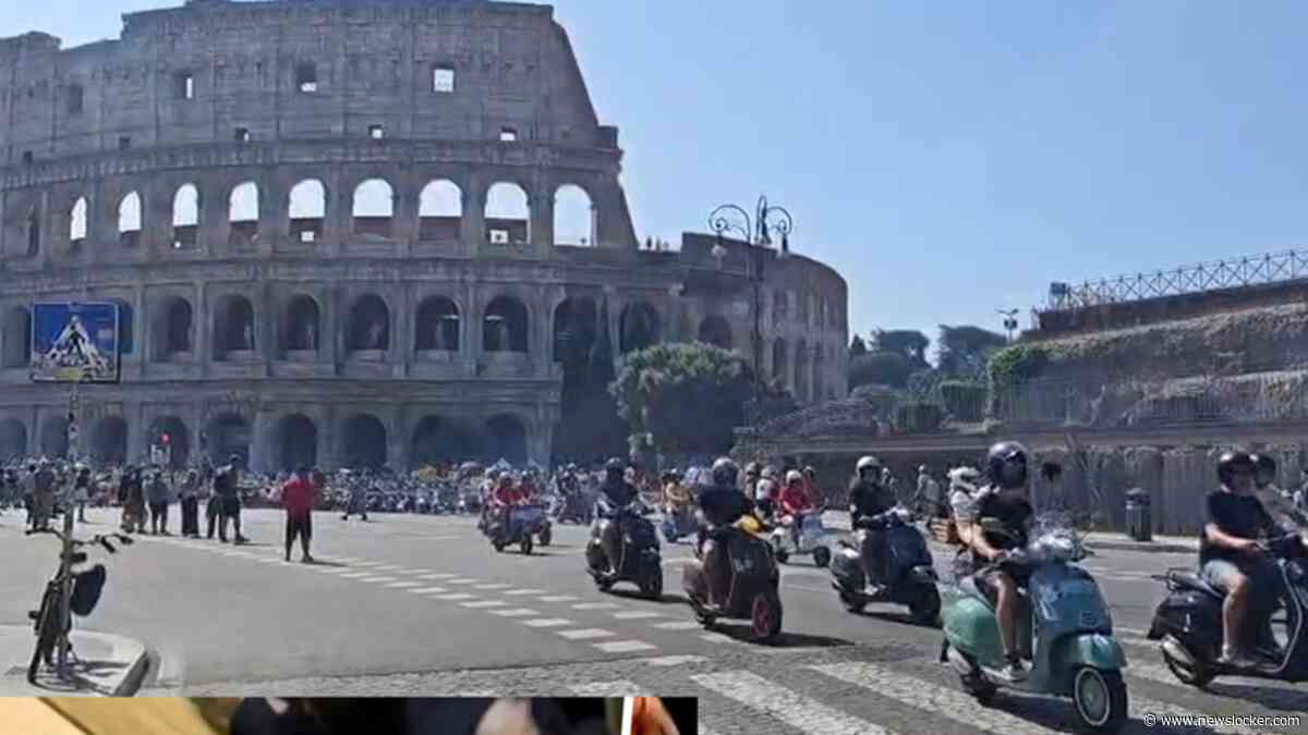 Beelden: 25.000 Vespa's rijden door hartje Rome
