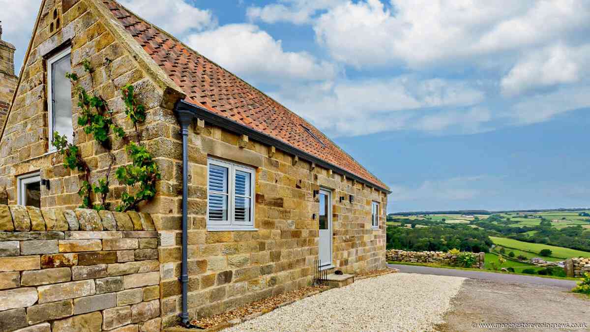 'Best' Yorkshire cottage just minutes from the beach with 'beautiful views'