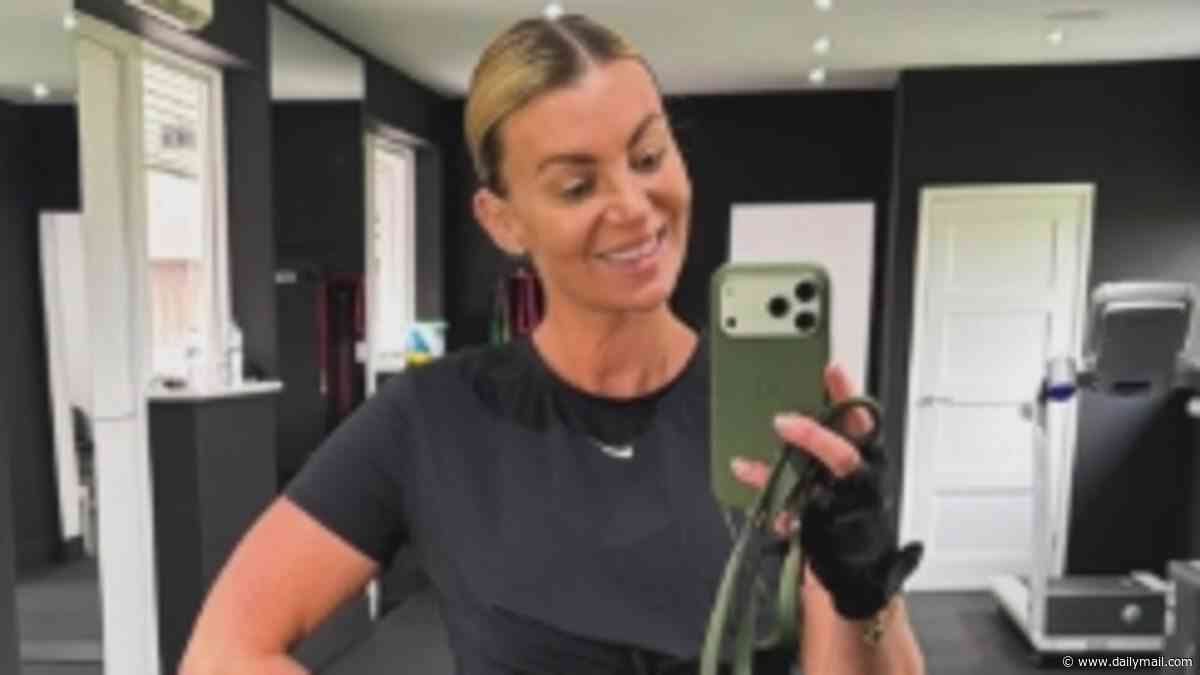 Billi Mucklow shows off her incredible 18lbs weight loss in gym snaps - after the breakdown of her marriage to footballer Andy Carroll